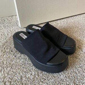 Steve Madden Slinky30 Sandals